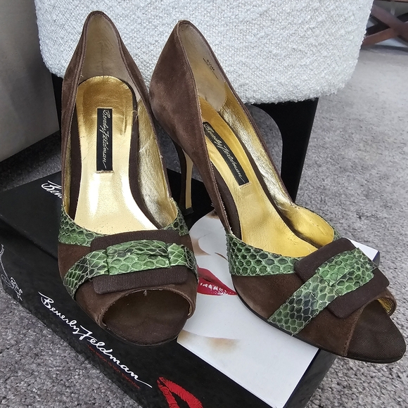 Beverly Feldman Brown and Green Women's Heels - Picture 1 of 6